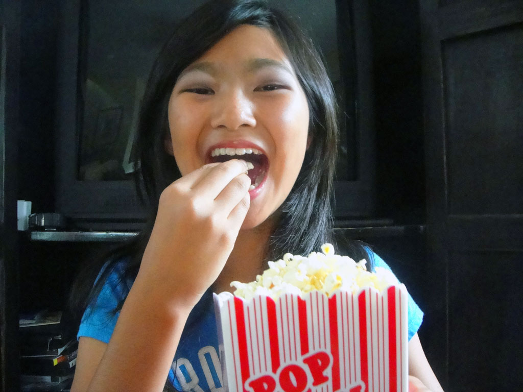 eating-popcorn