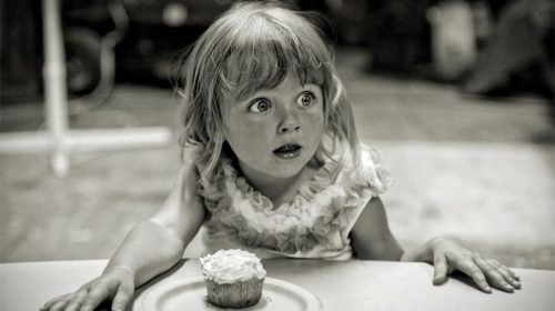 niña sorprendida - unsplash