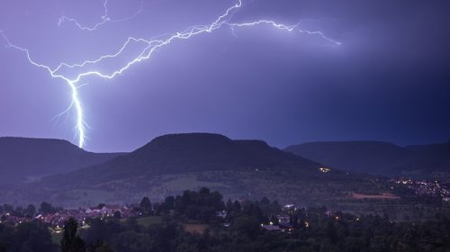 lightning-pixabay