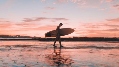 surfista-el-salvador-unsplash