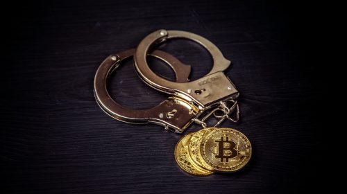 esposas preso carcel Bitcoin unsplash