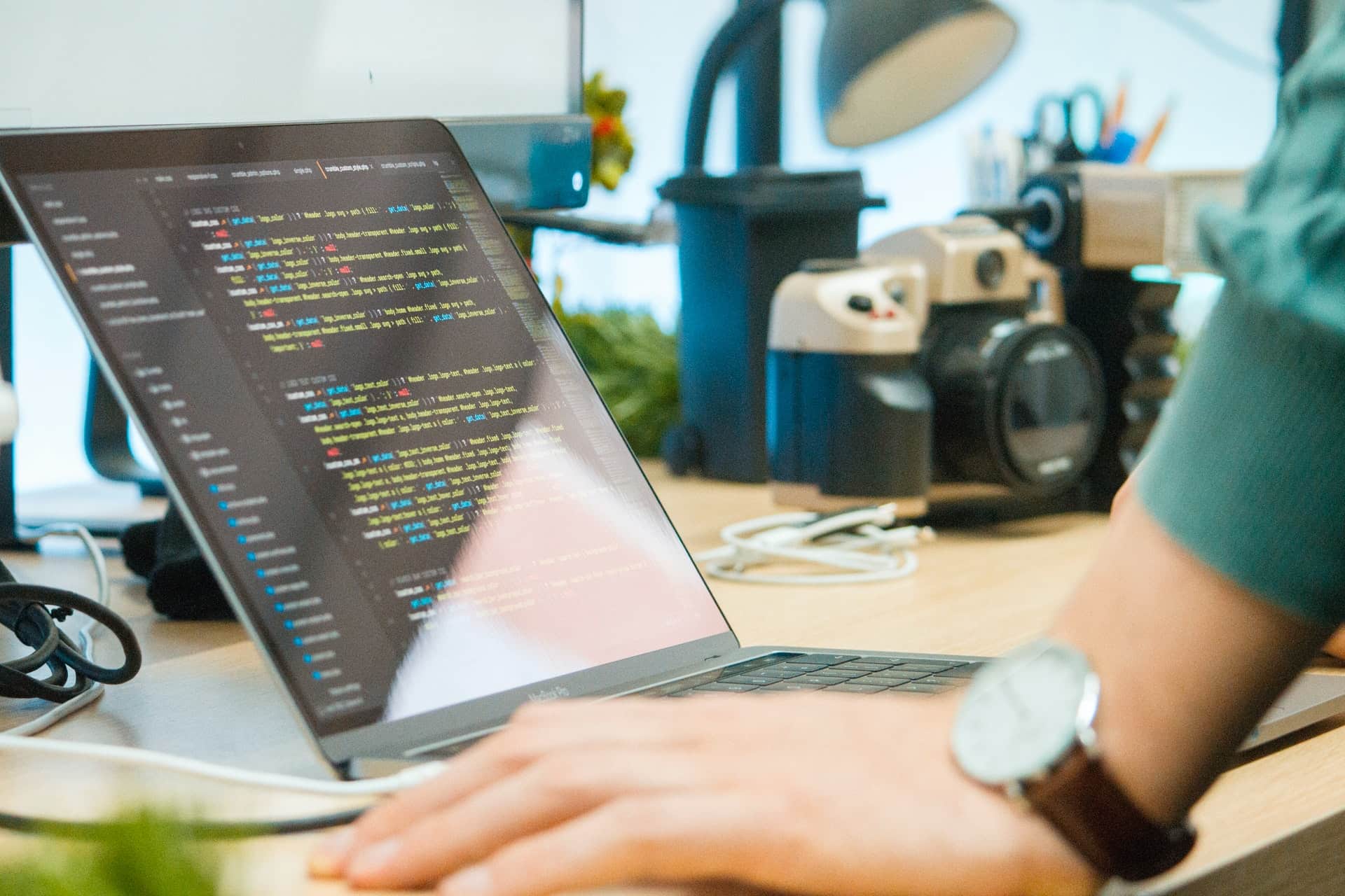 Cardano pagará hasta USD $10.000 a hackers que encuentren vulnerabilidades en su red 